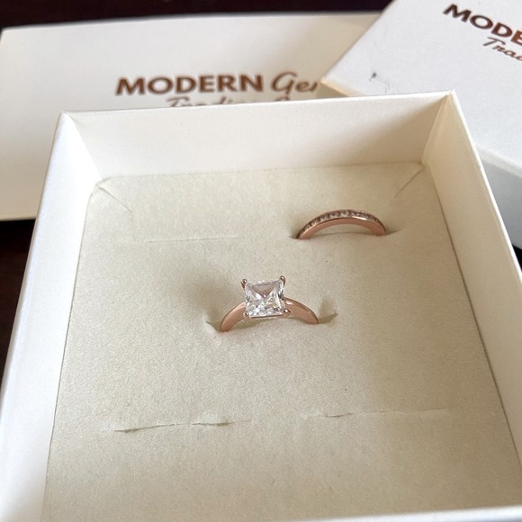 Modern Gents The Olivia Rose Gold and Chloe Rose Gold Ring Set Size 5.5 - Picture 7 of 9